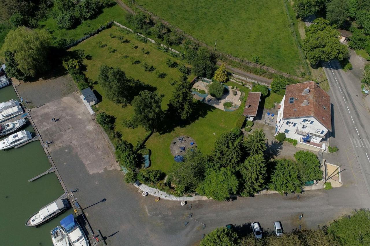 Вілла Domaine Du Port Sainte Marie Maizieres-les-Vic Екстер'єр фото